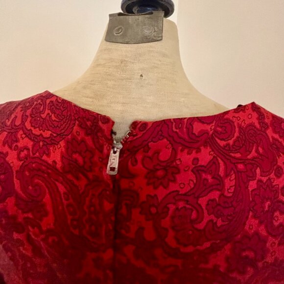 Spectacular Vintage Red Dress with Amazing Peek-a-Boo arm detail (size 10) - Picture 6 of 10